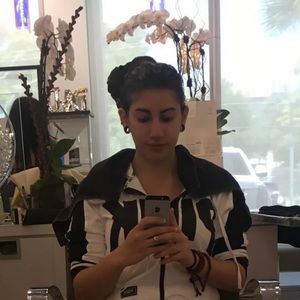 Meet your Posher, Casey